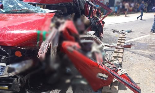 Driver sang pick-up lakip ang 2 ka mga sakay, pilason sang nakabunggo sa 6-wheeler truck sa Passi City