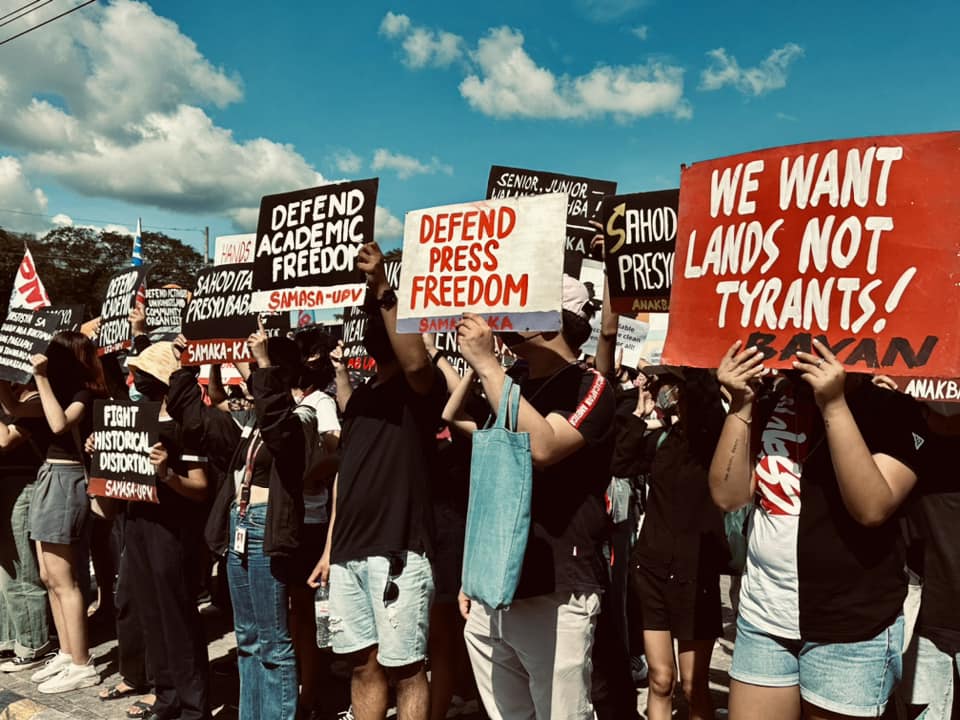 ICPO OIC PCOL Joeresty Coronica ginatawag nga ‘Epal’ sang secretary general sang Bayan Panay tungod wala sila ginpasugtan nga maghimo sang protest march; Coronica nagdepensa nga LGU ang nagahatag sang permit sa rally
