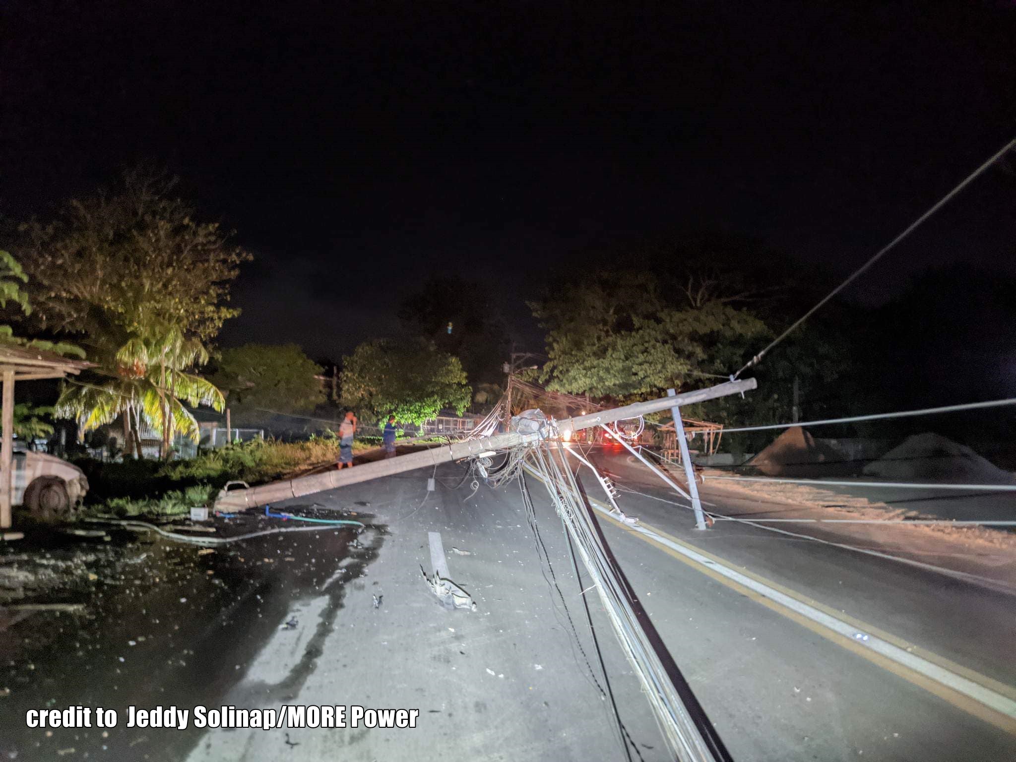 2 ka poste sa Bito-on, Jaro natumba sang nabungguan sang awto