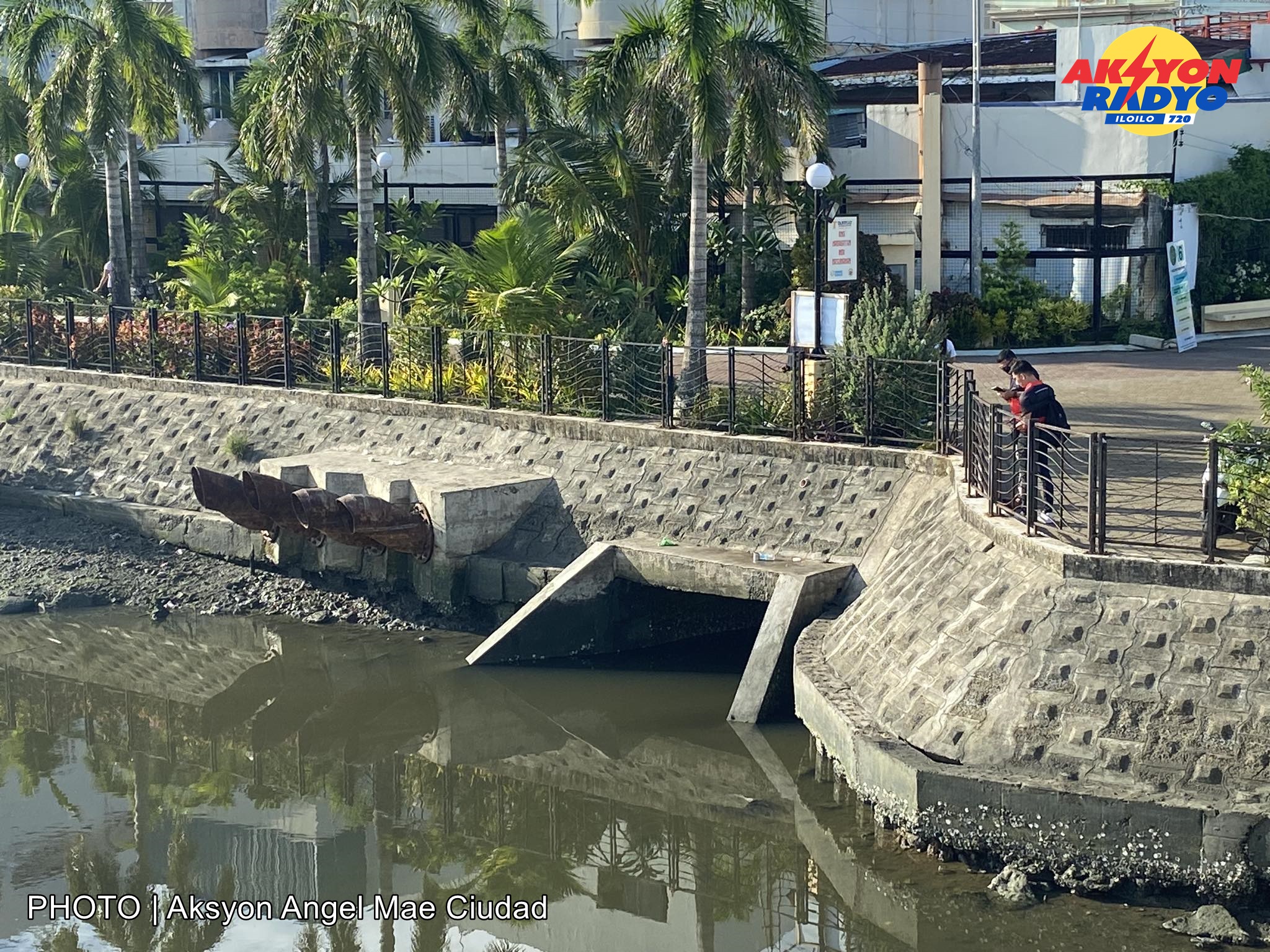 10 ka floodgates ipang-install sa mga outfall sang drainage sa Iloilo agud masolusyunan ang mga pagbaha kun magtaub