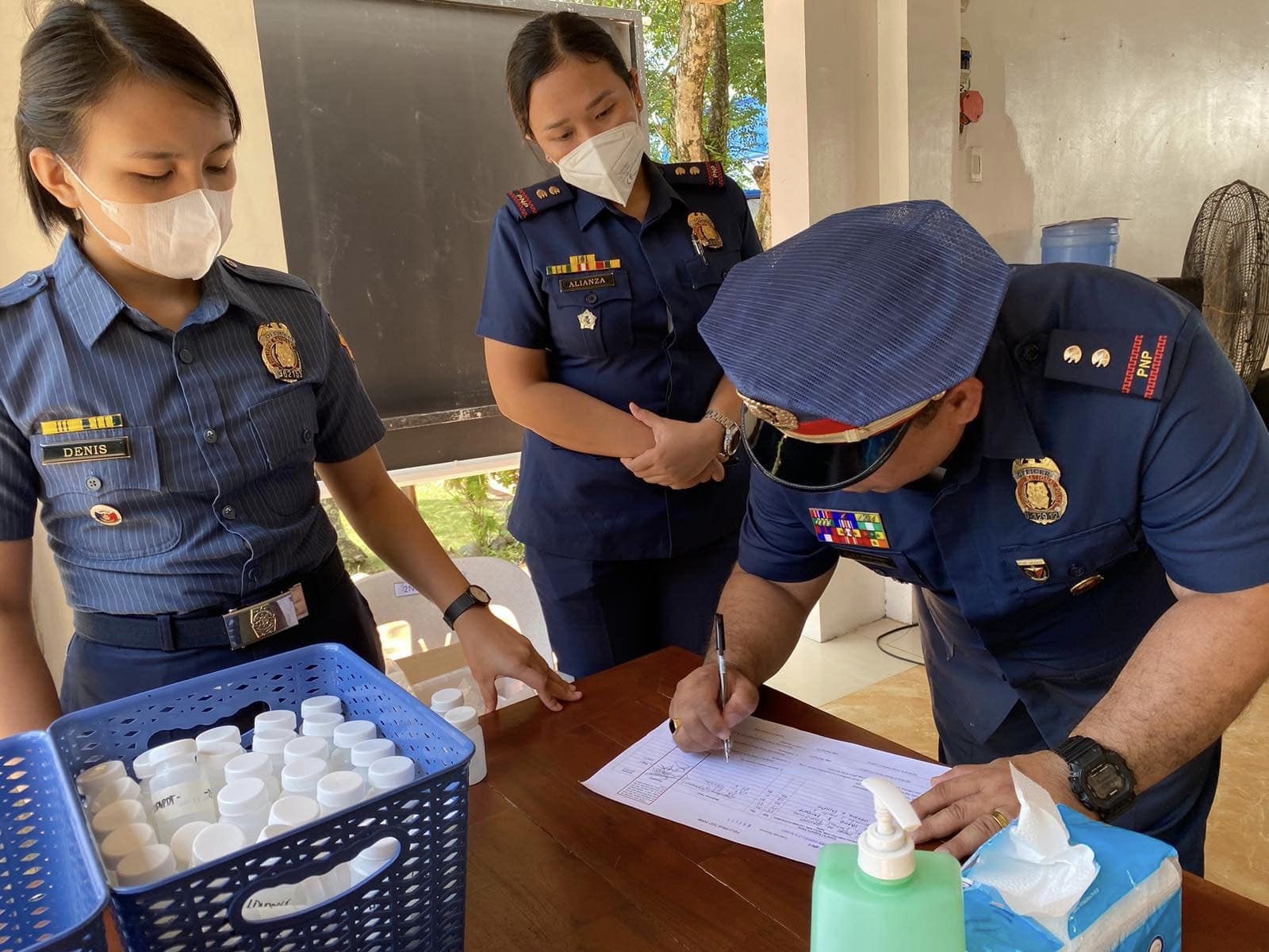 Mga hepe sa Iloilo province ginpaidalum sa surprise random drug test