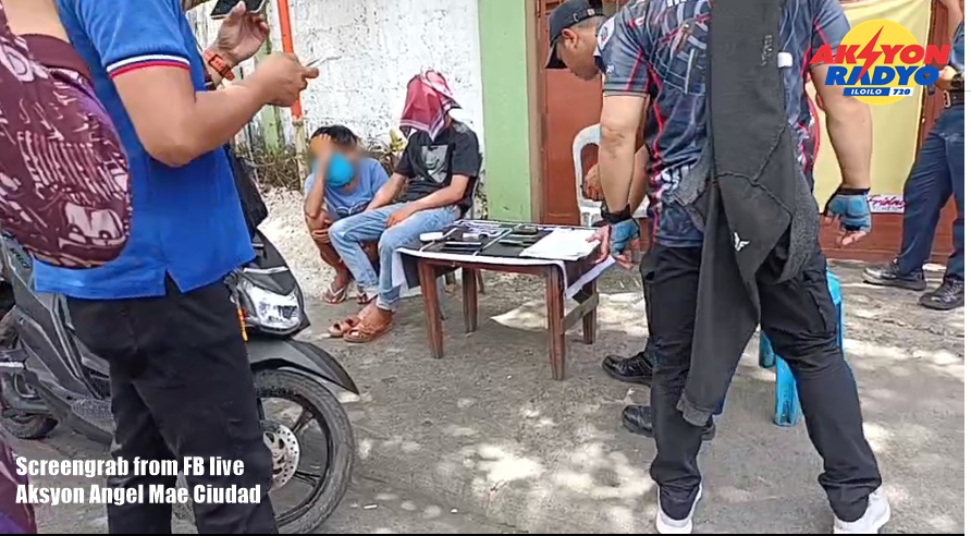 2 ka lalaki nga malagyo kuntani sa police checkpoint sa Molo nakuhaan sang suspected illegal drugs