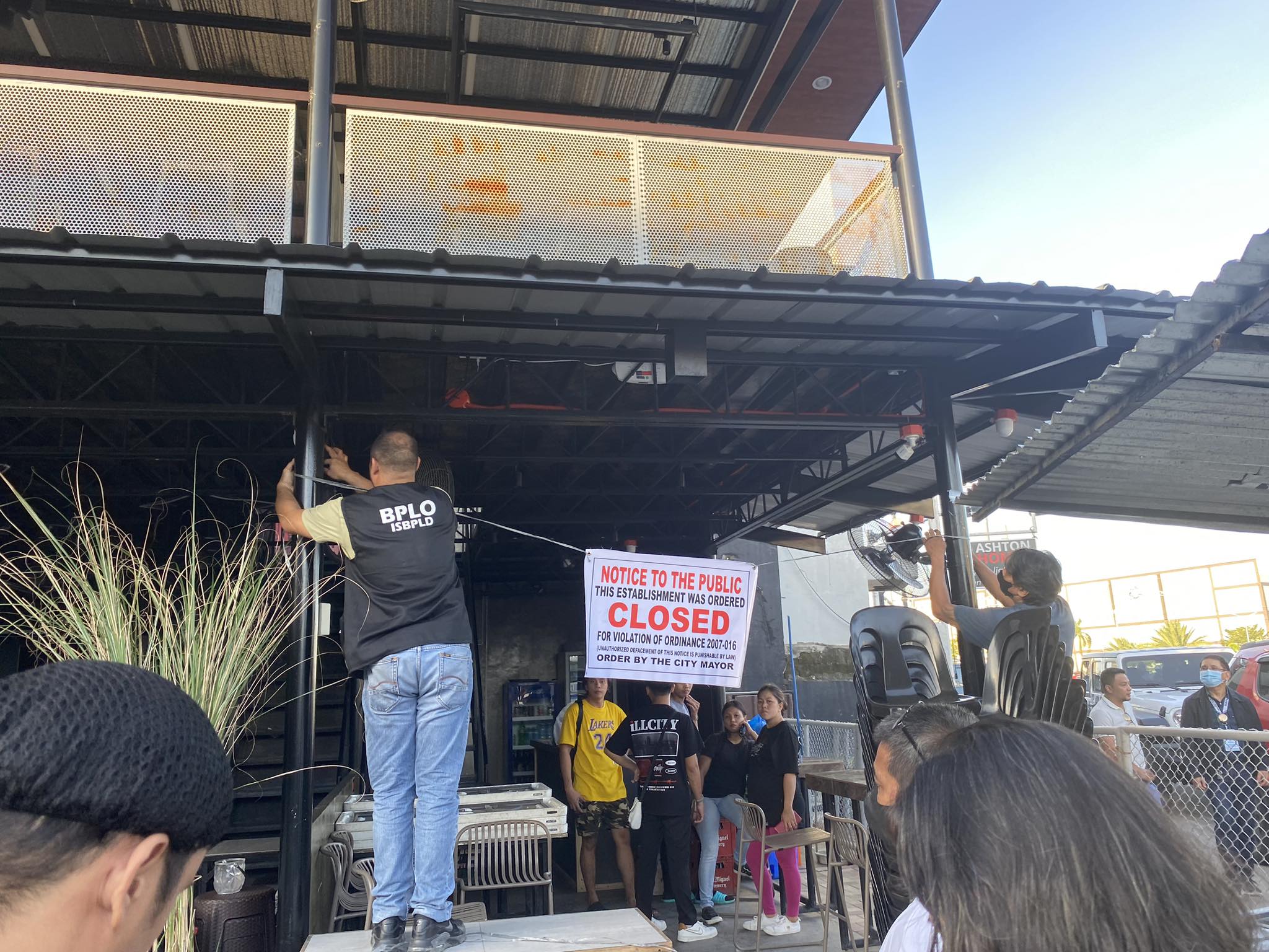 7 ka kiosko sa Amnesia Compound sa San Rafael, Mandurriao ginpasiraduhan sang city government