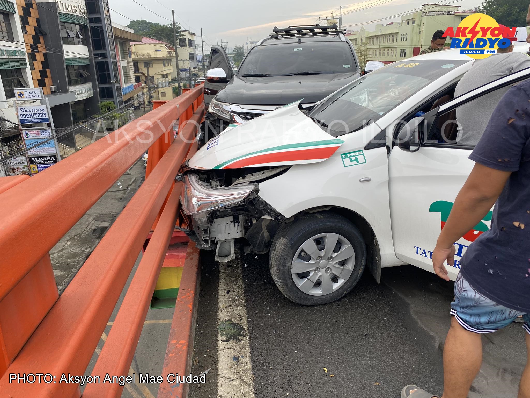 SUV kag taxi nagbungguanay sa ibabaw sang Jalandoni flyover sa City Proper