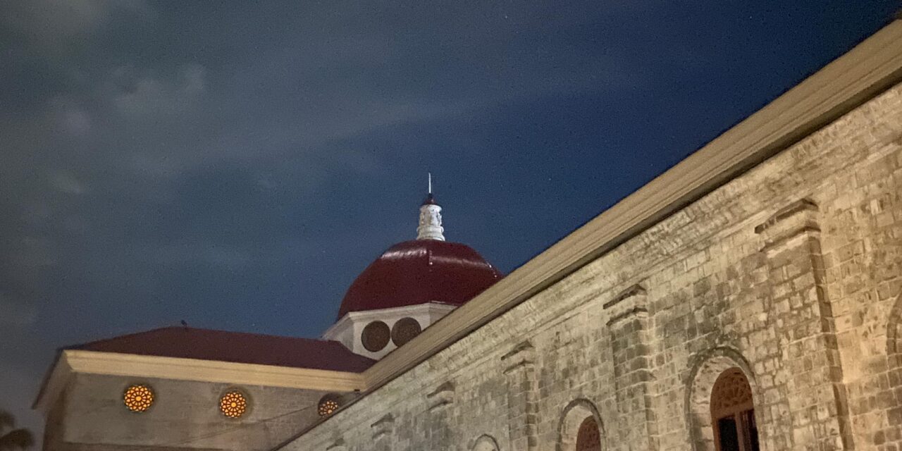 Tore sang Molo church nagkalayo sang naigu sang kilat