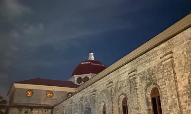 Tore sang Molo church nagkalayo sang naigu sang kilat