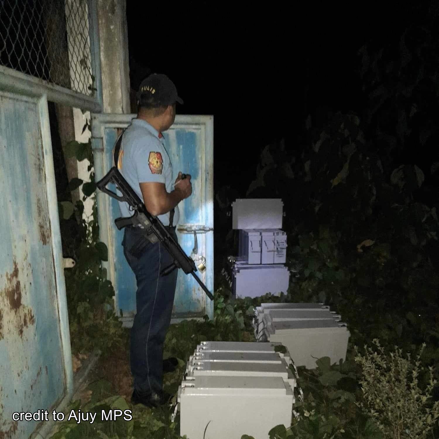 Battery sang cell site sang service provider sa Ajuy ginkawat; Mga suspek nadakpan