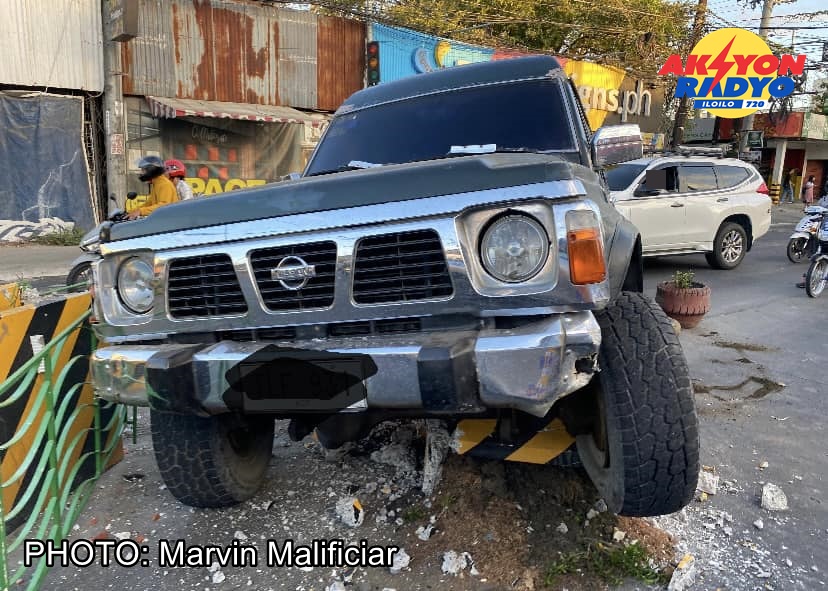 SUV nasalakay ang concrete flower pots sa Tabuc Suba, Jaro