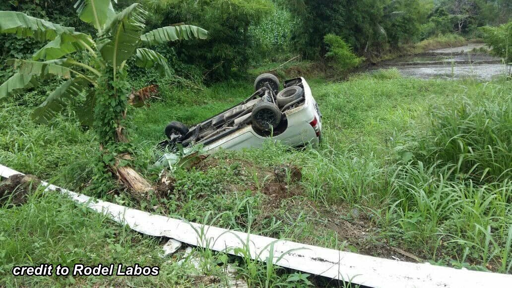 Salakyan naglapaw sa karsada; 3 ka sakay wala napilasan