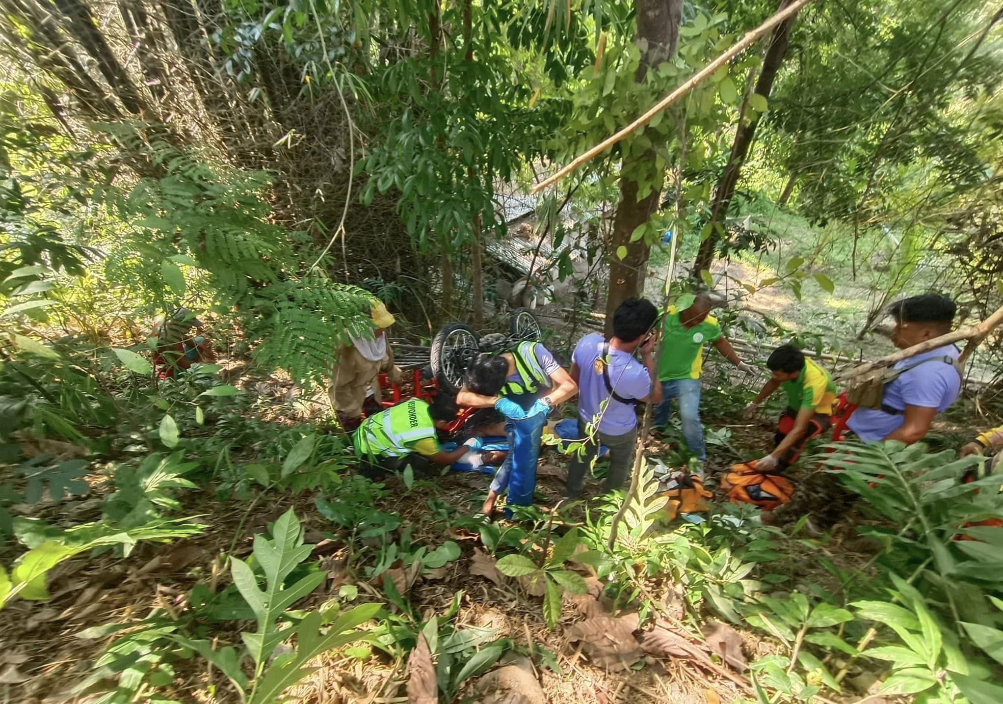 Angkar-angkar nahulog sa pil-as sang nakabunggo sa motorsiklo sa Leon