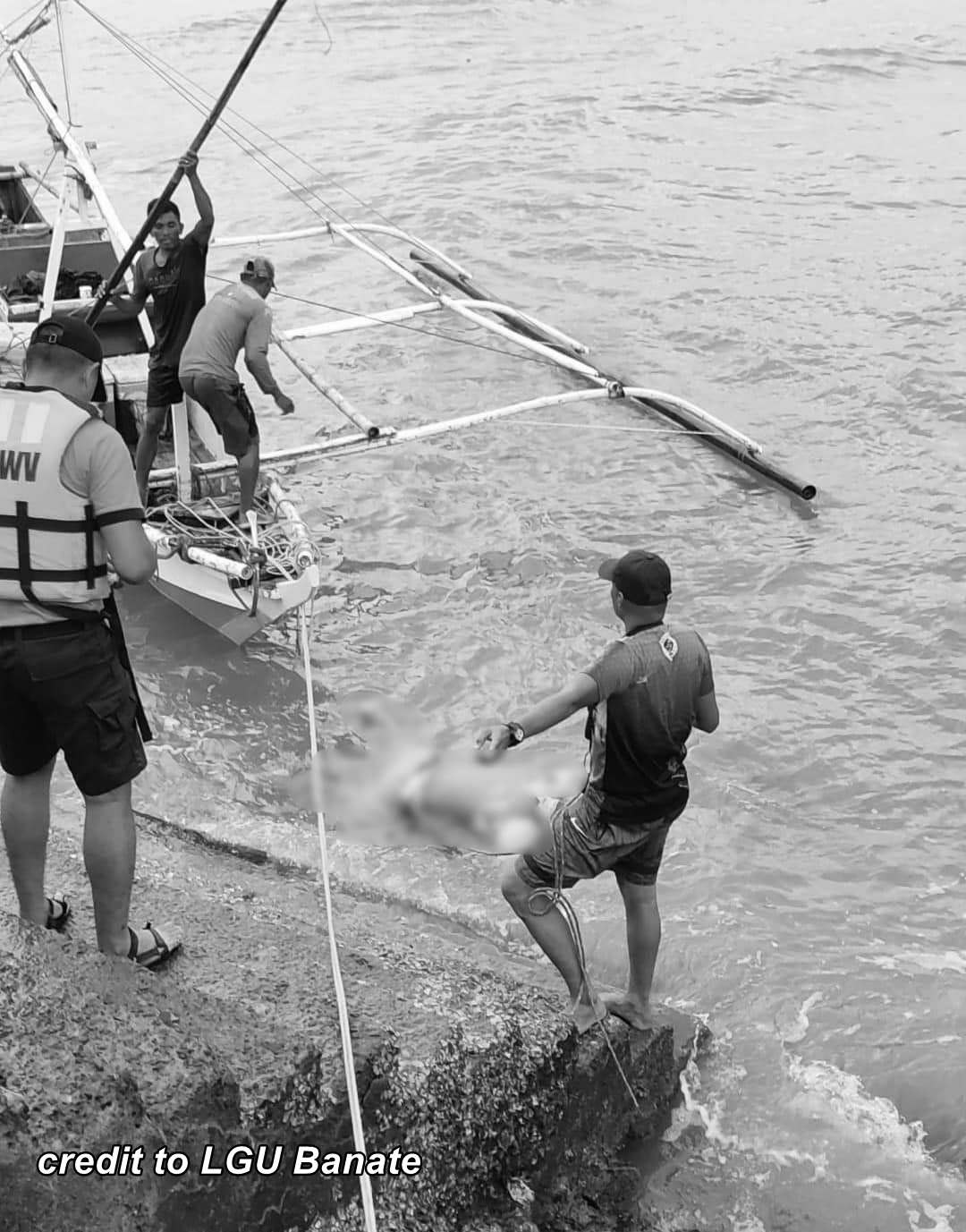 Bangkay sang wala makilala nga lalaki nakit-an nga nagalutaw sa kadagatan sang Banate