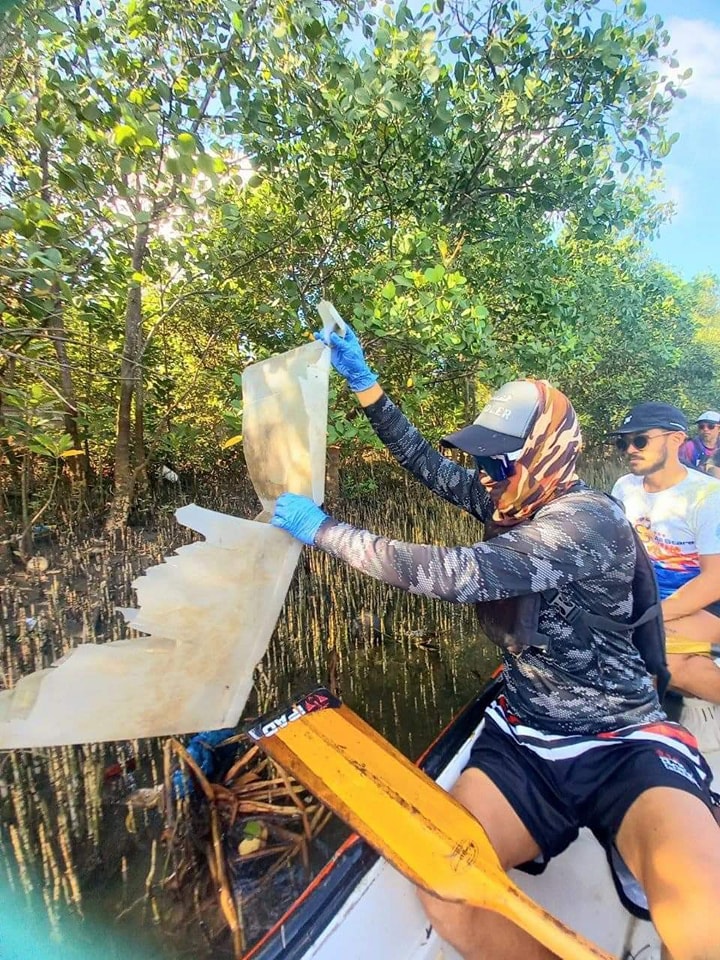 Iloilo Paddlers ginpangunahan ang cleanup activity sa Iloilo River