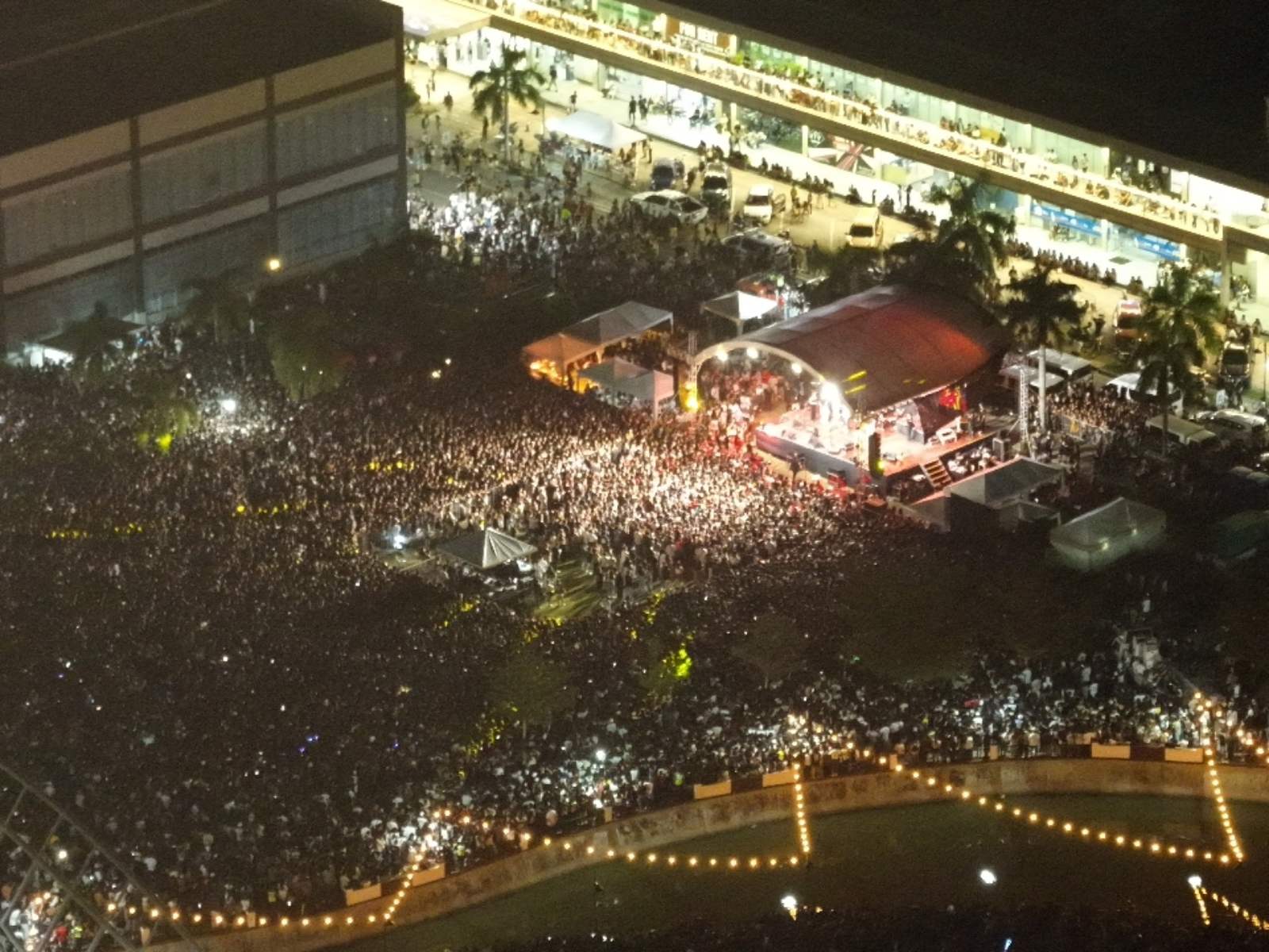 Free concert sang December Avenue sa Iloilo City gindugukan