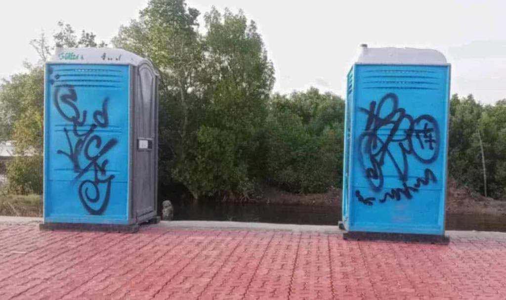 Iloilo City Mayor Jerry Treñas mahatag sang P15,000 nga padya sa makatudlo sang nagkuris sa mga portalets sa Iloilo Sunset Boulevard