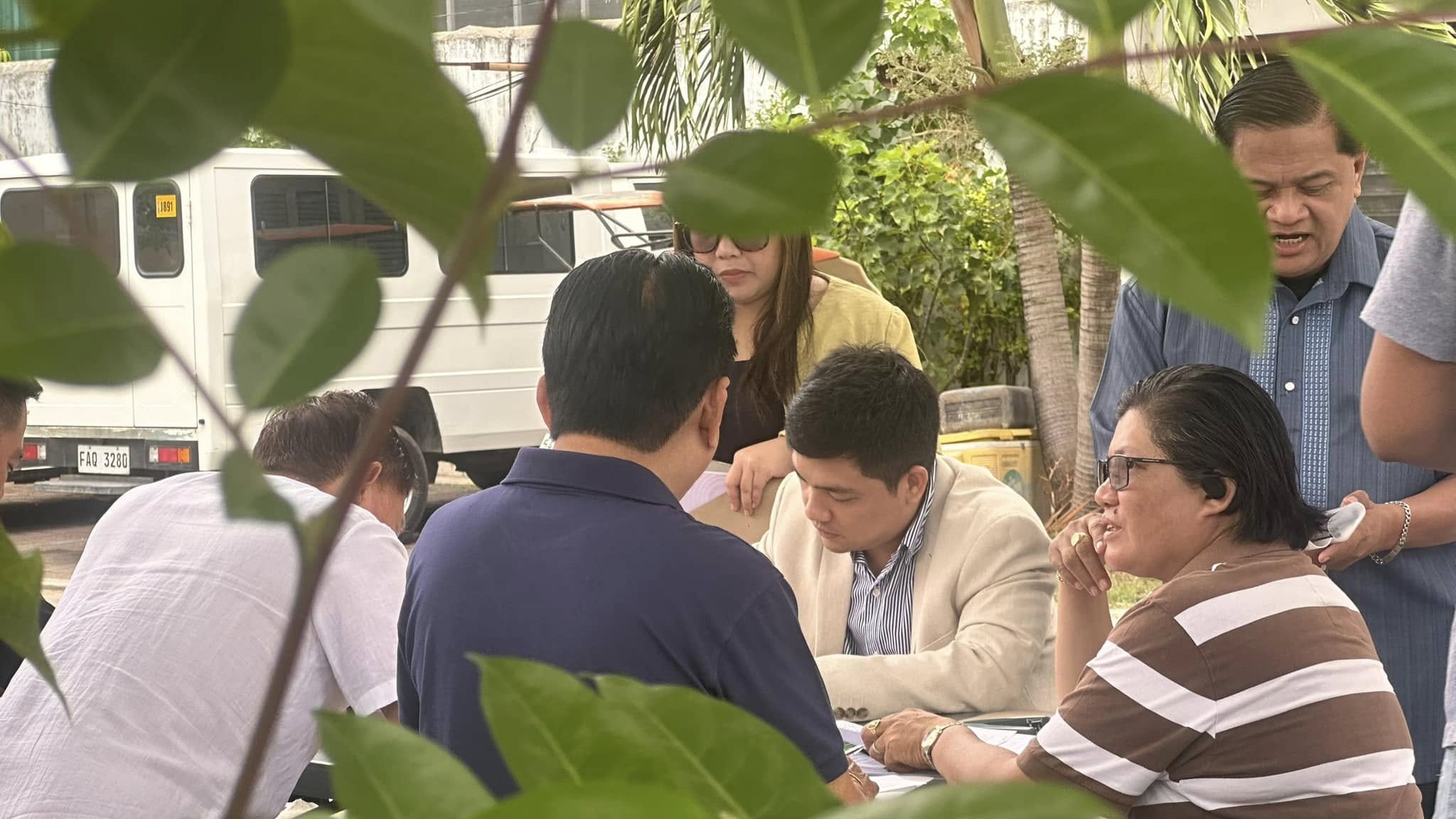 Team Uswag nagpadulong sa simbahan sang Iglesia ni Cristo agud magpangayo sang suporta para sa 2025 midterm elections