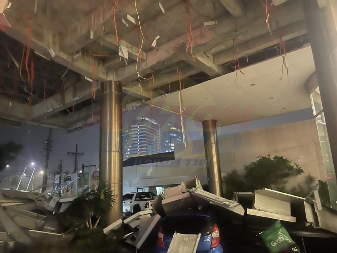 Kisame sa entrance sang Zuri Hotel sa Mandurriao narumpag; 3 ka salakyan kag 1 ka motorsiklo na-damage sang nahulugan sang debris