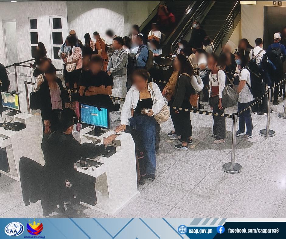 2 ka senior citizens nga may ginapangatubang nga kaso nag-surrender pag-abot sa Iloilo Airport halin sa Singapore