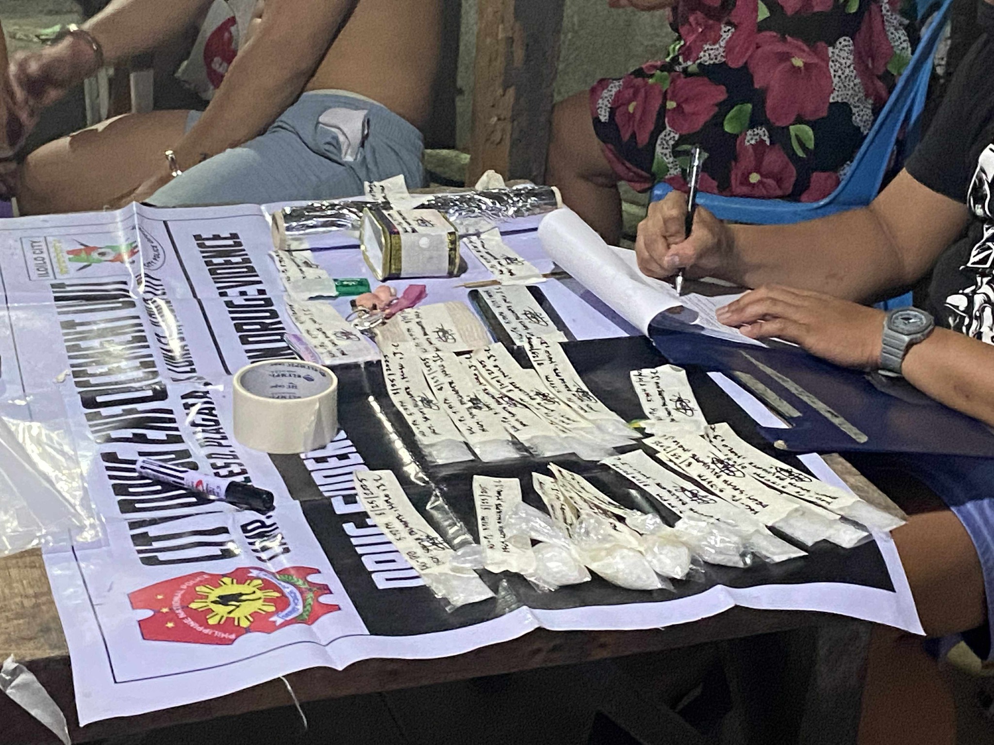 Magpamilya dakup sa drug buy bust sa South Baluarte, Molo; masobra P1 million nga balor sang suspected shabu na-recover
