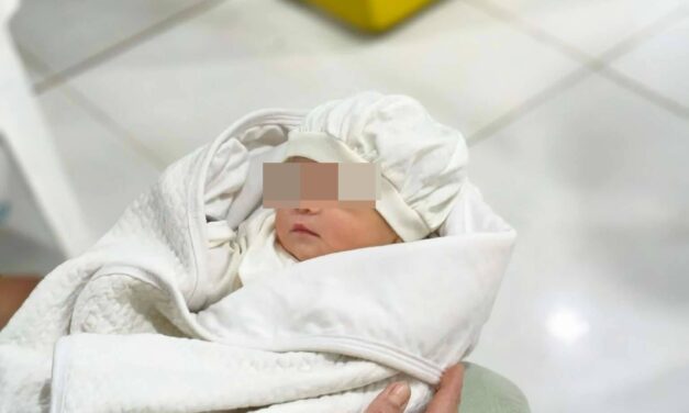 Buhi nga lapsag nga nasulod sa sako bag ginbilin sa parkingan sang tricyle sa Santa Barbara