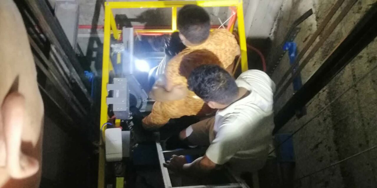 7 ka empleyado sang DILG office sa Santa Barbara na-rescue sang na-trap sa elevator