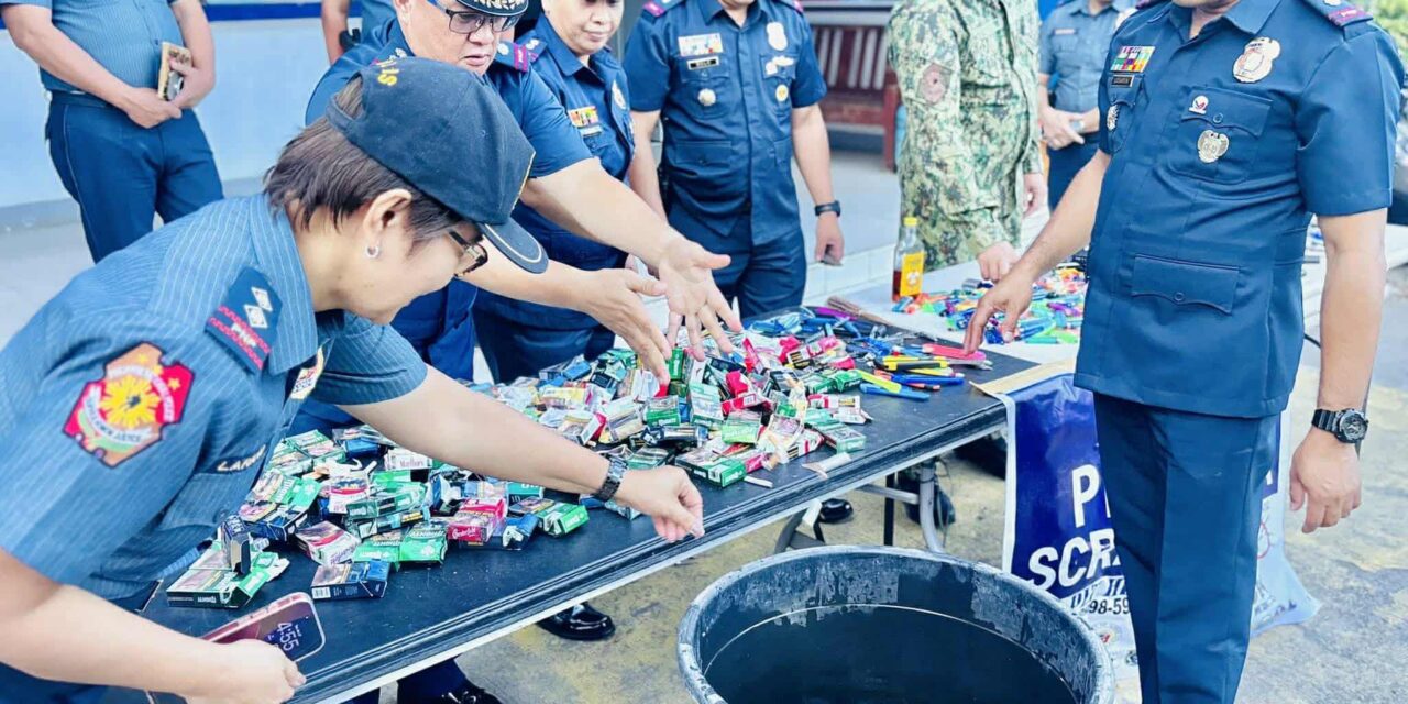 Mga nakumpiskar nga prohibited items sa screening areas sang Dinagyang Festival ginpangguba