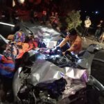 Toyota Wigo sang nakabunggo sa likod sang truck sang basurahan sa Ungka, Pavia