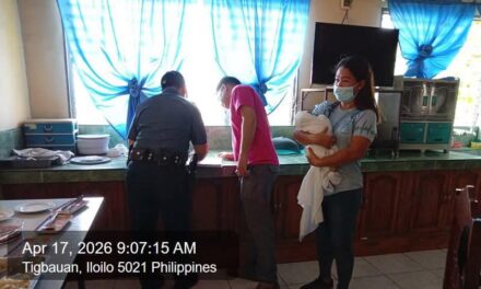 Lapsag ginbilin sa kilid sang simbahan sa Tigbauan; bag nga may sulod nga diaper, gatas kag gamit nakita sa kilid sang bata