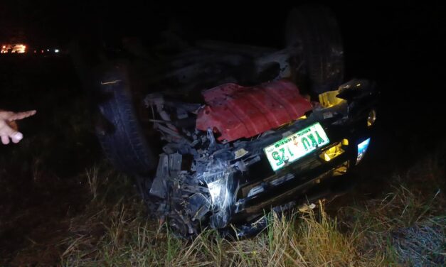 Pick up naglapaw kag nagbaliskad sa talamnan sa Oton; Tricycle nga ginasundan nagbaliskad