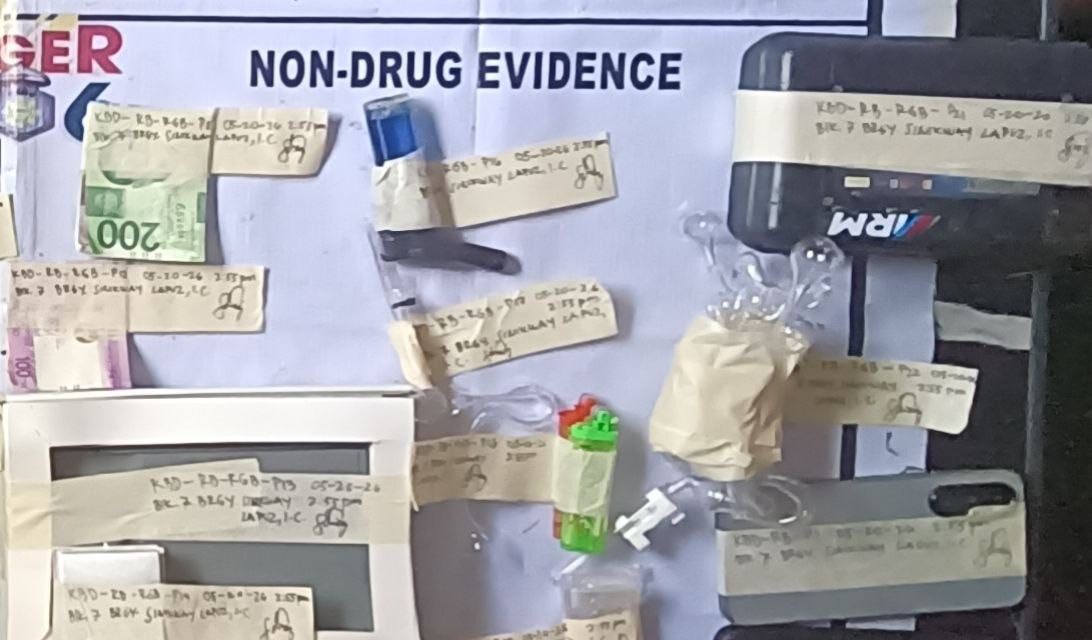 Magpakaisa nga taga-Banate nakuhaan sang P1.5 million nga balor sang suspected shabu sa Lapuz; illegal drugs ginatago sa libro