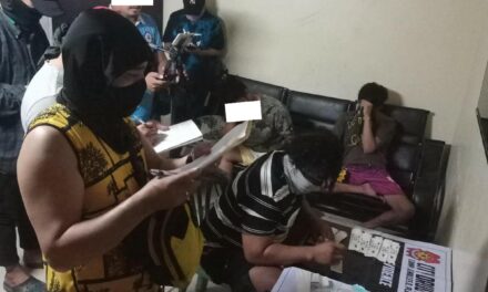 Mag-utod nga nagabuligay sa pagbaligya sang illegal nga druga nadakpan sa drug buy bust operation sa Tacas, Jaro
