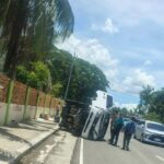 7 sa 16 ka pasahero napilasan sang nahulog sa gutter kag nagtakilid ang ginasakyan nga L300 van sa Zarraga