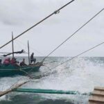 14 ka mga pasahero na-rescue sang Coast Guard Iloilo sang na-stranded ang sakayan sa lawod sa Ajuy