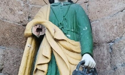Antigo nga imahen sang San Jose sa Guimbal Parish Church ginlampusan sang bato; may kahimuan wala pa makilala
