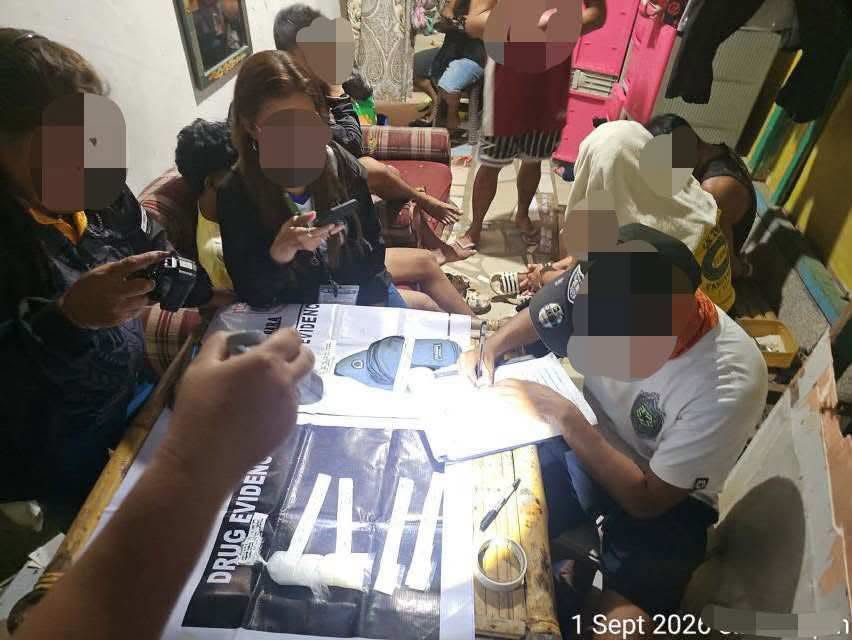 4 dakup, 4 nakapalagyo sa drug buy bust operation sa Estancia; P1.5 million nga balor sang shabu na-recover