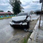 Patrol Car sang Carles MPS naglupok ang panguna nga goma, nakabunggo sa poste kag naka-park nga salakyan sa Sara, Iloilo