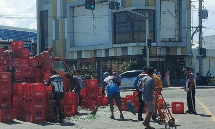 Kinaha sang empty bottles sang softdrinks nagkalabuka sang nahulog sa delivery truck sa Diversion Road, San Rafael, Mandurriao