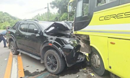 Pick up nakabunggo sa Ceres bus sa Banate