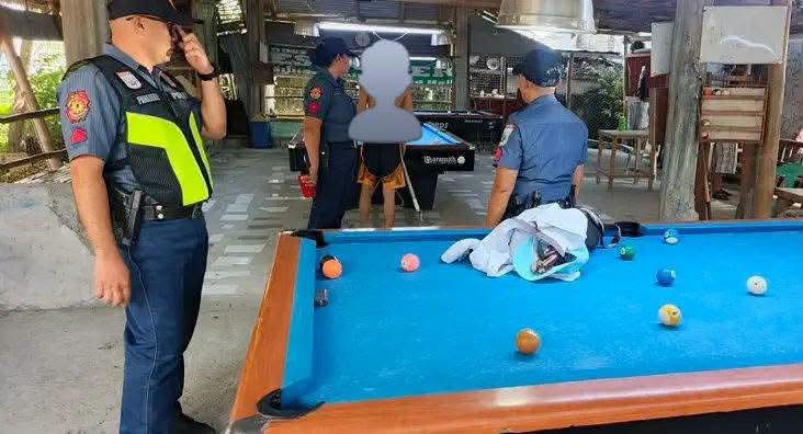 10 ka estudyante nadakpan nga naga-billiard sa tion sang class hours sa Cabatuan